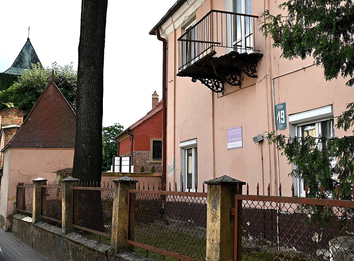 Poklasztorny budynek zyska nowe życie. Miliony na Płocką 19